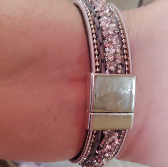 Silver Blue and White Crystal Bracelet Magnetic Locking Clasp - Picture 5 of 10